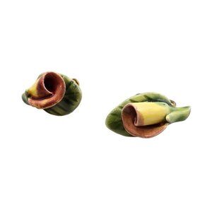 Vintage Porcelain Flower Screw Back Earrings (A8021)